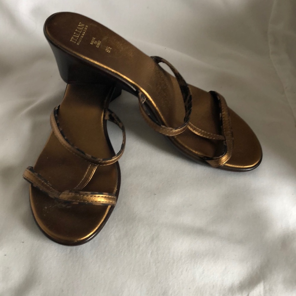 Italian Shoemakers women's slip on bronze sandal size 9.5